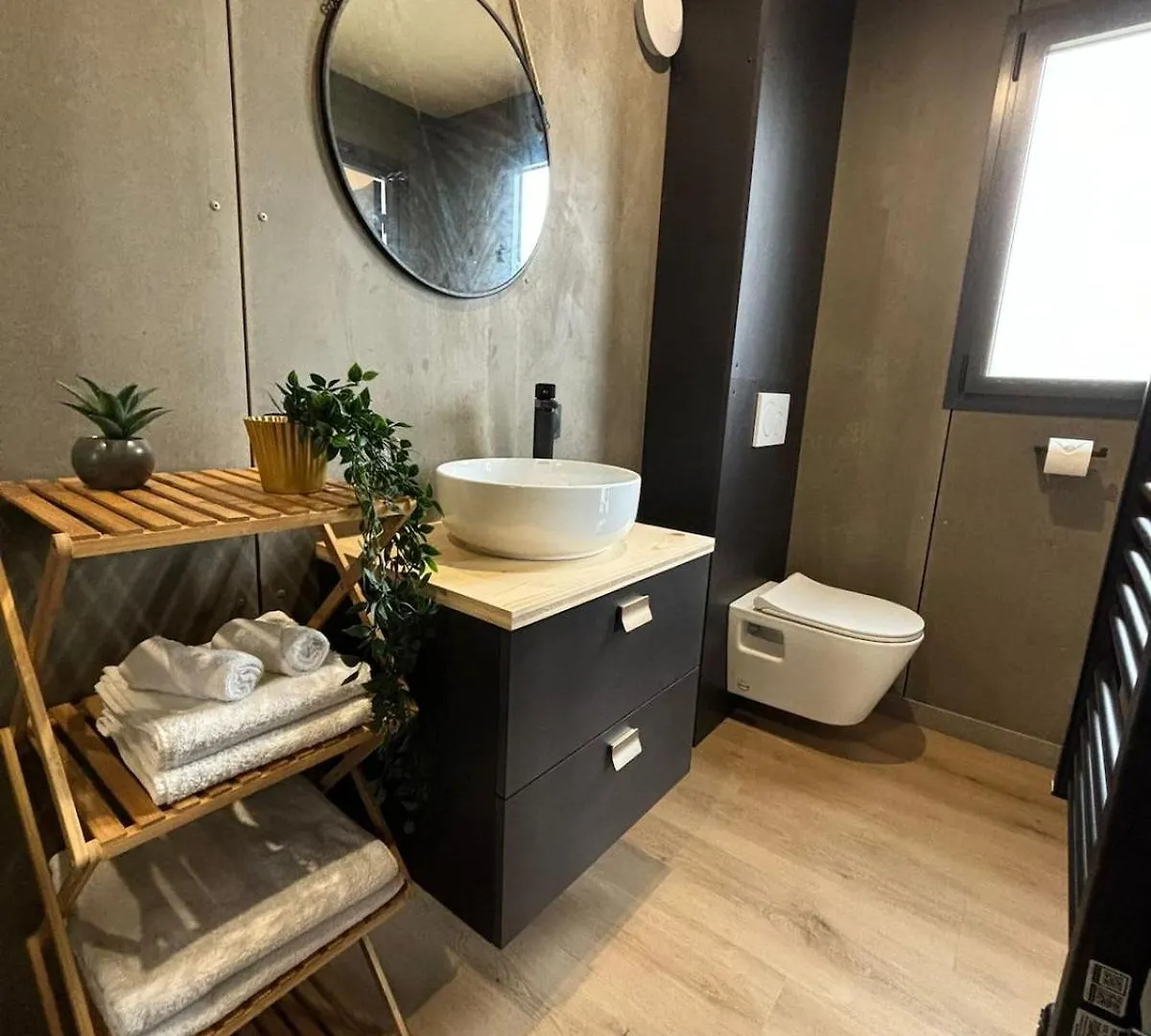 Logement Zen Independant Avec Jardin Et Parking Cornille
